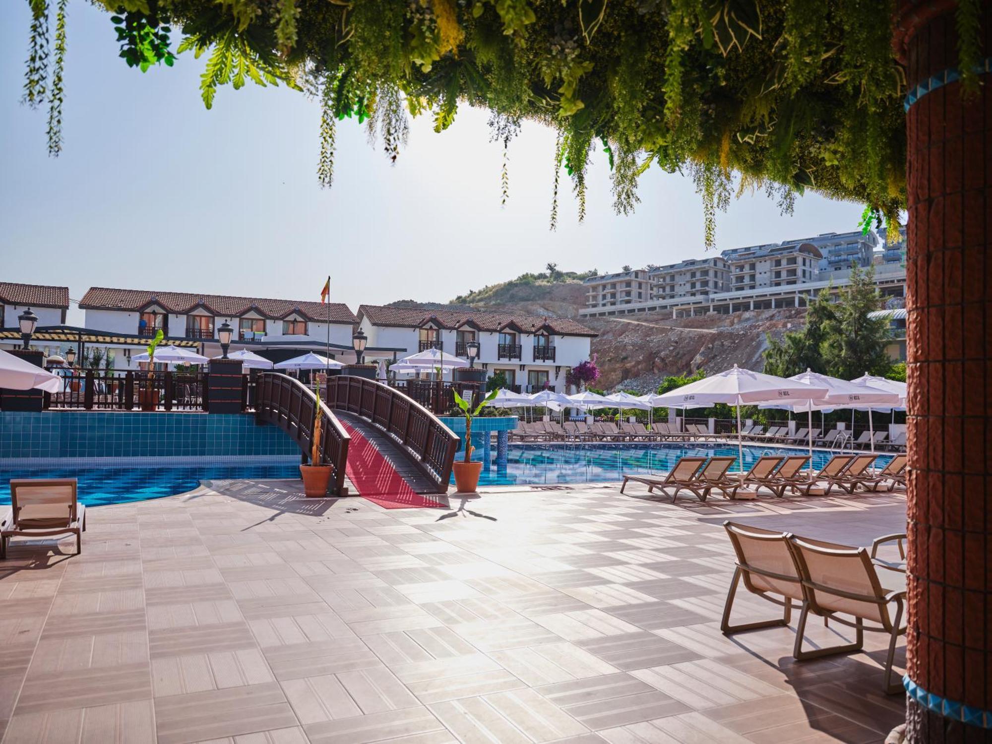 Noxinn Hotels Club Ultra All Inclusive Konaklı Extérieur photo