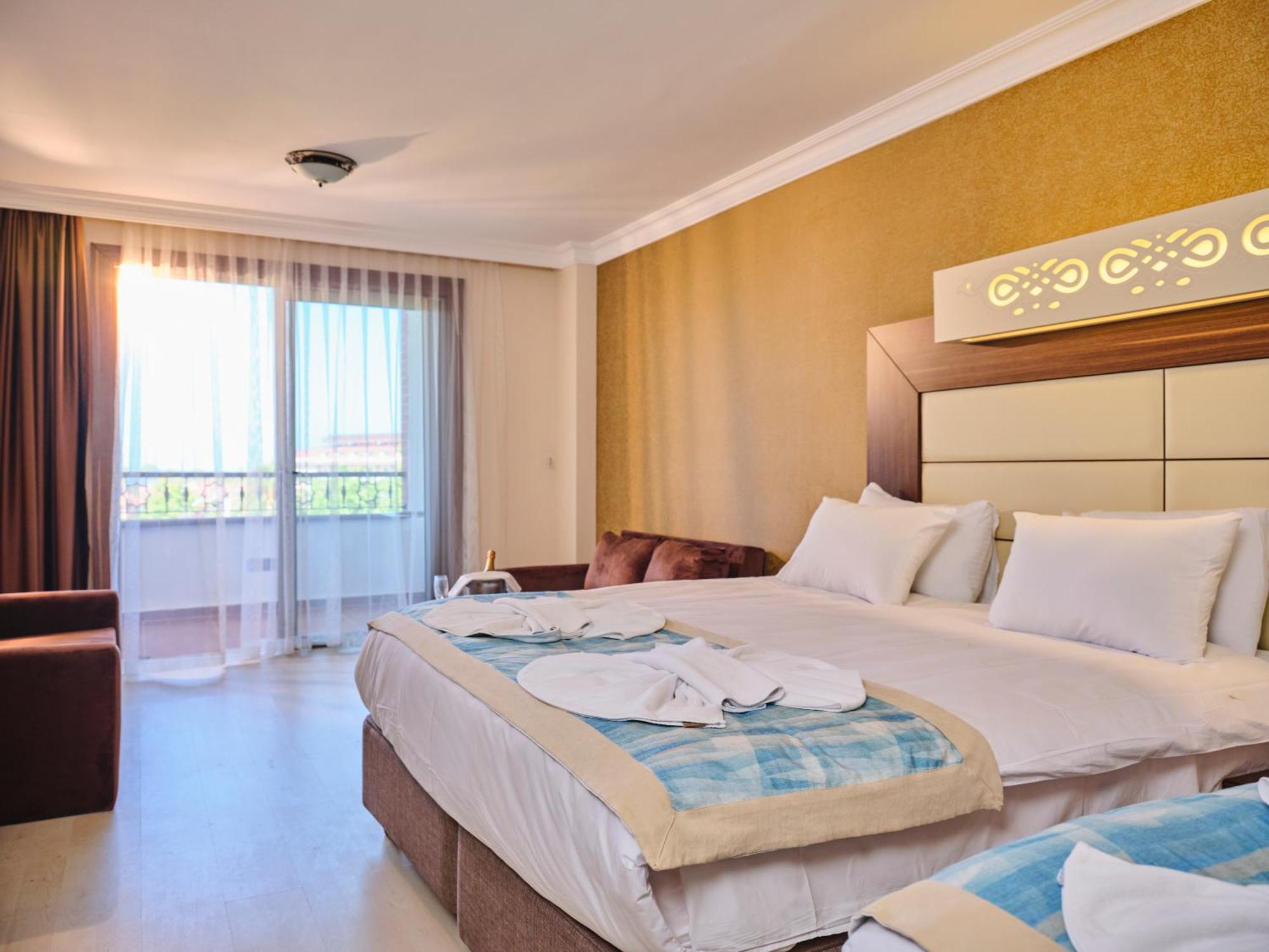 Noxinn Hotels Club Ultra All Inclusive Konaklı Extérieur photo